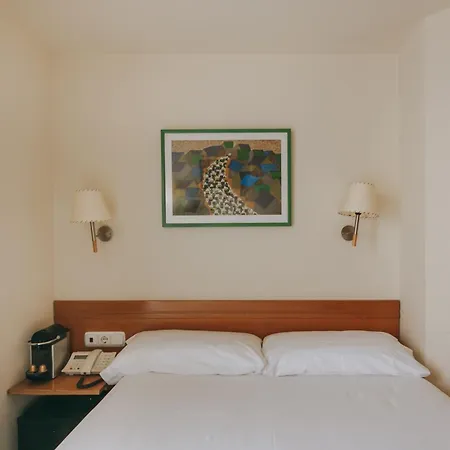 Zaragoza Plaza Szálloda *