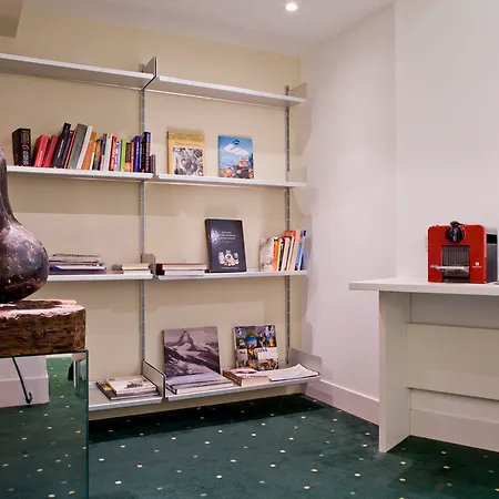 Zaragoza Plaza Szálloda *