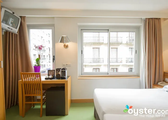 Zaragoza Plaza * San Sebastian