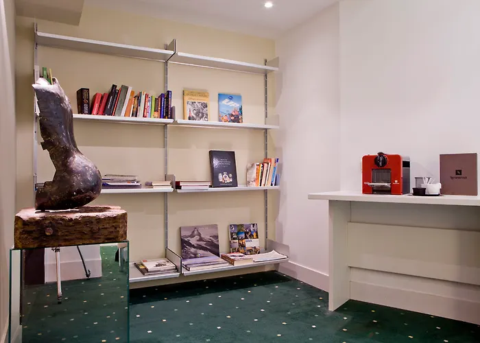 Zaragoza Plaza Hotel *