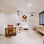 ホテル サラゴサ プラサ *