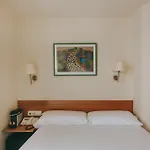 サラゴサ プラサ ホテル *