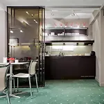 サラゴサ プラサ ホテル *