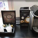 萨拉戈萨广场酒店 *