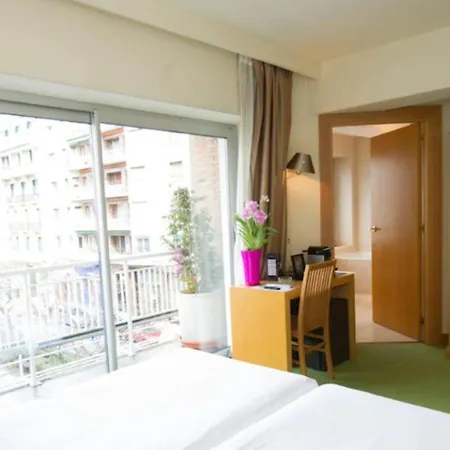 Zaragoza Plaza Hotell