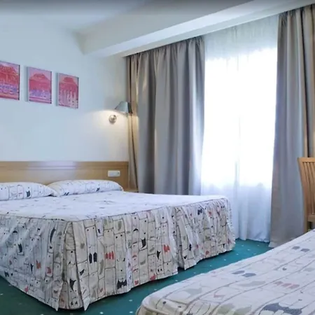 Hotell Zaragoza Plaza *
