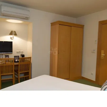 Zaragoza Plaza سان سيباستيان