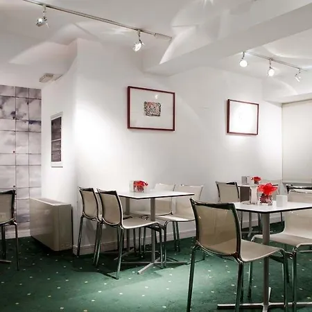 Hotell Zaragoza Plaza