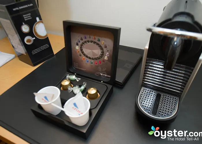 萨拉戈萨广场酒店 酒店