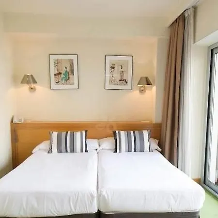 Zaragoza Plaza Hotell *